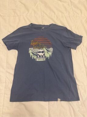 Live to Wander Camper Graphic Tee